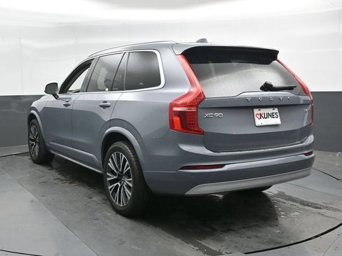Used 2022 Volvo XC90 T6 Momentum w/ Climate Package AWD/4WD image 9