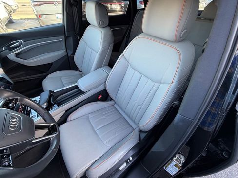 Used 2024 Audi Q8 e-tron Prestige w/ Prestige Package image 20