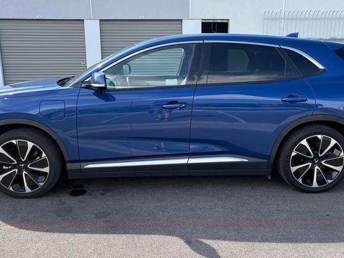Used 2023 VinFast VF 8 Plus AWD/4WD image 2