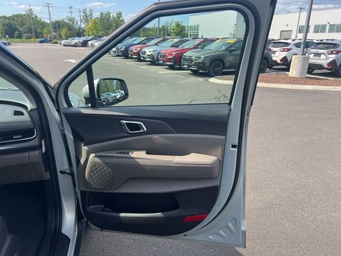 Used 2025 Kia Carnival SX image 47