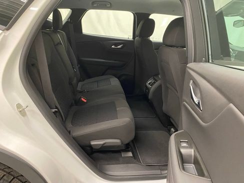 Used 2019 Chevrolet Blazer L FWD image 17