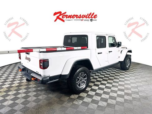New 2025 Jeep Gladiator Mojave image 7