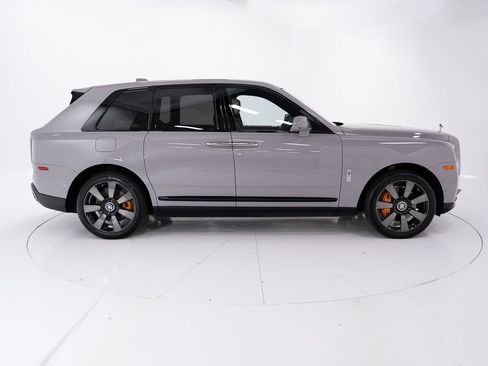 Certified 2023 Rolls-Royce Cullinan w/ Dark Exterior Package AWD/4WD image 6