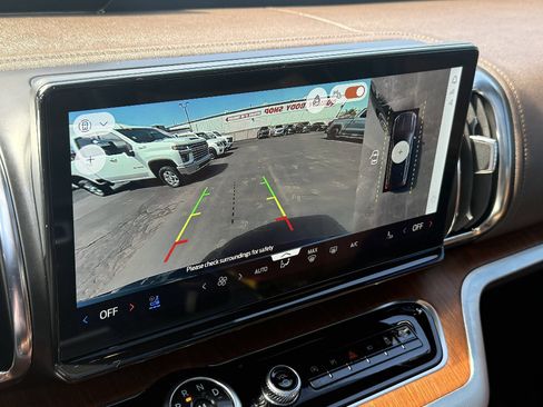 Used 2025 Ford Expedition King Ranch image 14