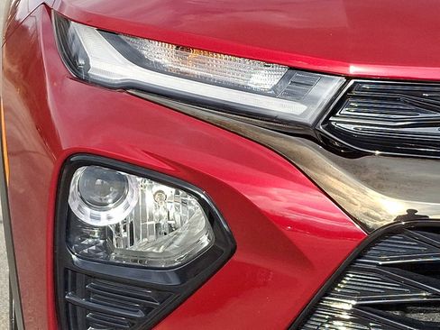 Used 2023 Chevrolet TrailBlazer RS w/ Sun and Liftgate Package image 9