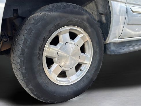 Used 2004 GMC Yukon XL SLT w/ Preferred Equipment Group image 24