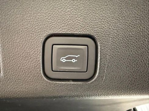 Used 2025 Buick Enclave Preferred image 26