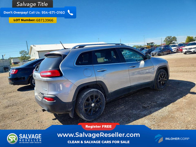 Used 2015 Jeep Cherokee Latitude w/ Cold Weather Group FWD image 4