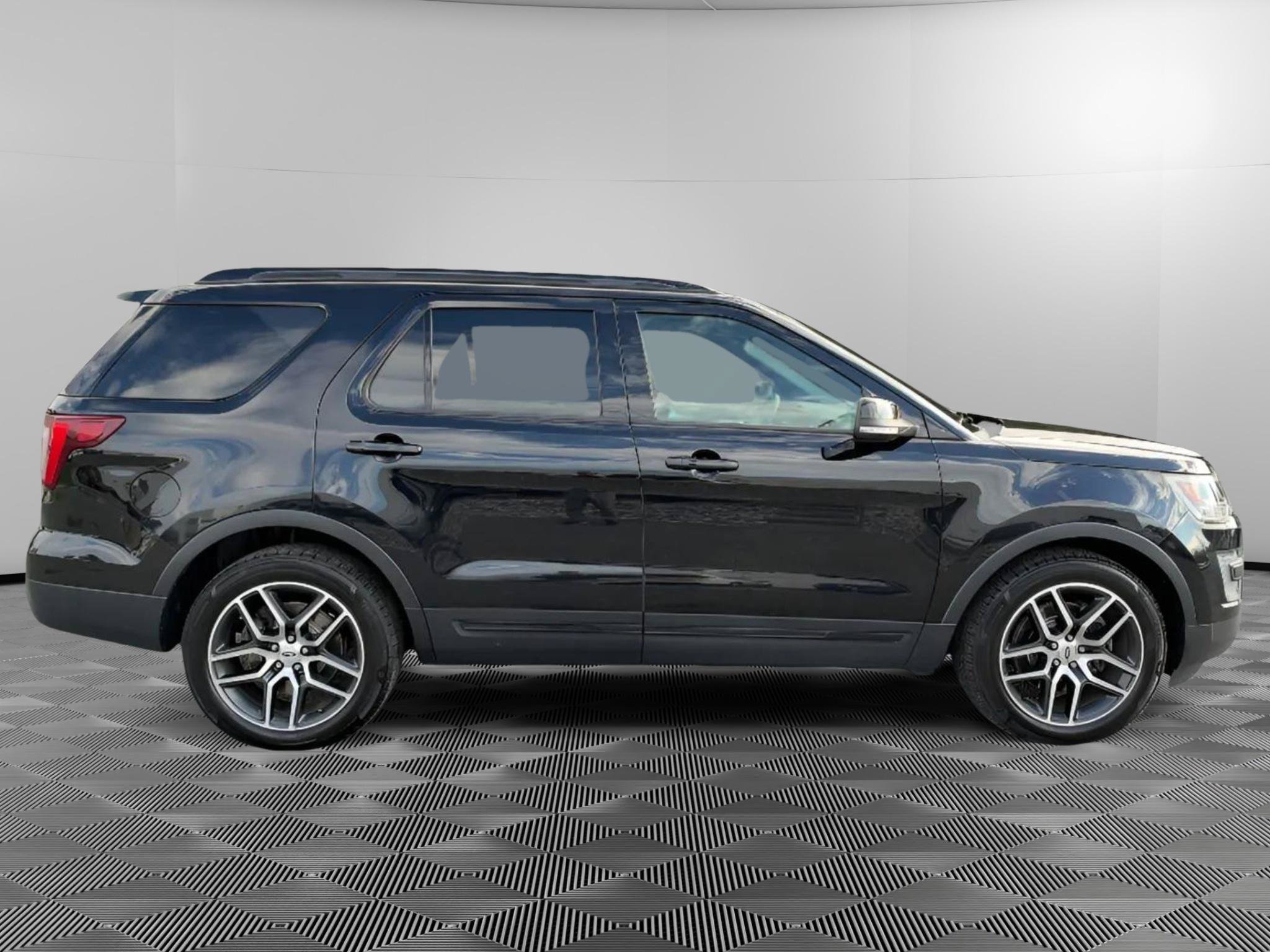 Used 2017 Ford Explorer Sport AWD/4WD image 6