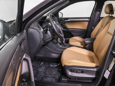 Used 2024 Volkswagen Tiguan SE FWD image 6