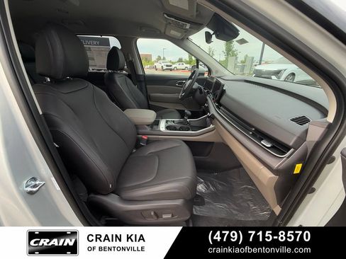 New 2026 Kia Carnival EX FWD image 34