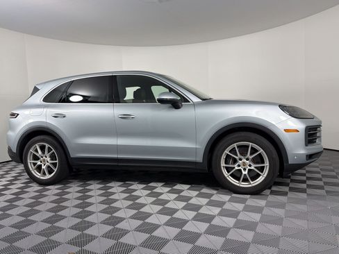 Certified 2024 Porsche Cayenne AWD/4WD image 8