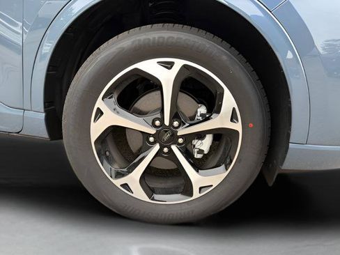 Used 2025 Ford Escape ST-Line Elite w/ Class II Trailer Tow Package AWD/4WD image 12