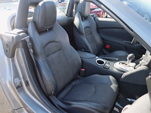 Used 2013 Nissan 370Z Touring image 29