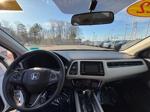 Used 2022 Honda HR-V LX image 5