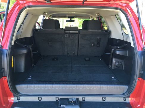 Used 2015 Toyota 4Runner SR5 AWD/4WD image 31