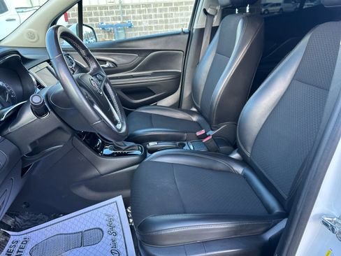 Used 2022 Buick Encore Preferred image 12