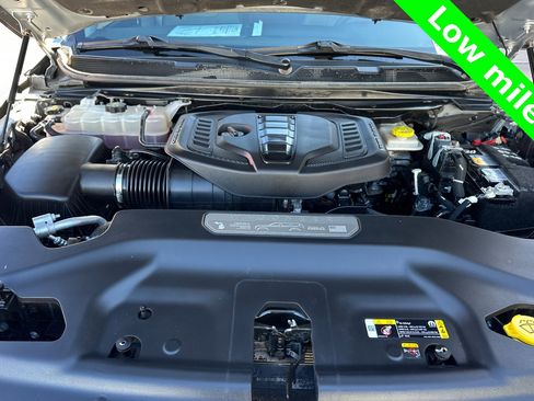 Used 2024 Jeep Wagoneer Base image 26