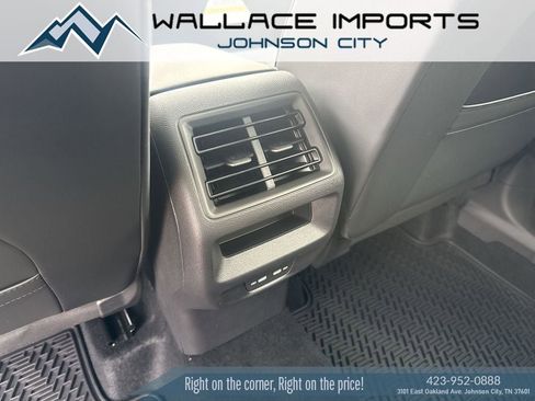 New 2026 Volkswagen Tiguan SE image 28