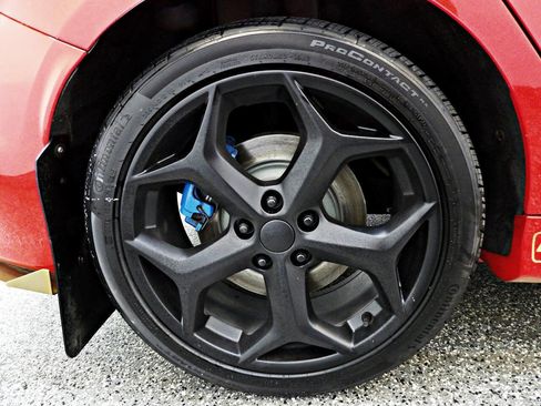 Used 2018 Ford Focus RS image 22