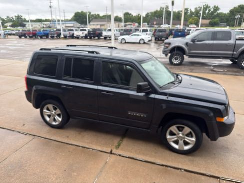 Used 2015 Jeep Patriot Latitude AWD/4WD image 4