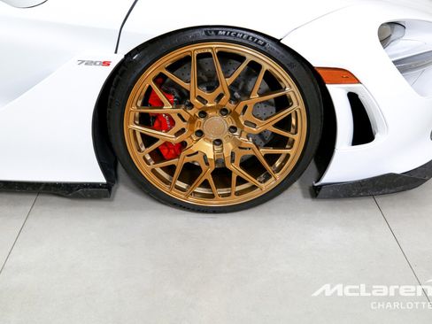 Used 2019 McLaren 720S image 23