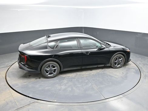 Used 2025 Kia K4 LXS image 16