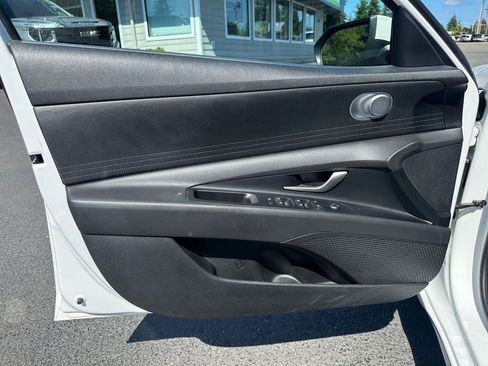 Used 2022 Hyundai Elantra SEL w/ Cargo Package FWD image 20