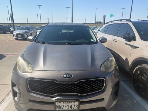 Used 2017 Kia Sportage LX FWD image 2