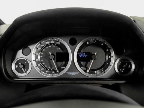 Used 2015 Aston Martin V8 Vantage GT image 37