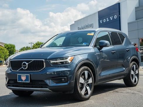 Used 2022 Volvo XC40 T5 Momentum AWD/4WD image 3