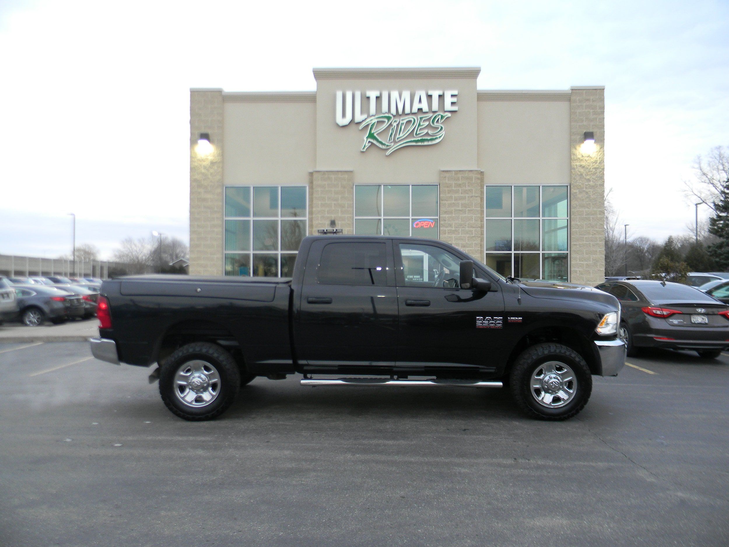 Used 2018 RAM 2500 Tradesman w/ Chrome Appearance Group AWD/4WD image 1