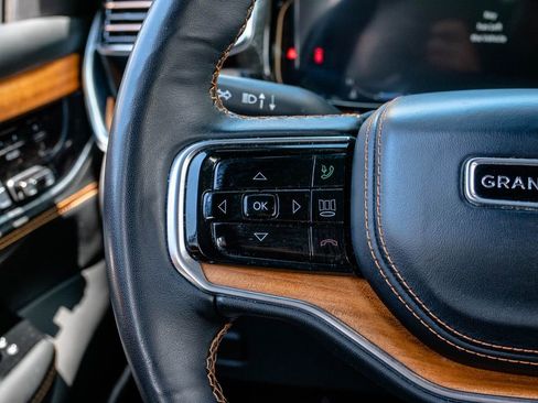 Used 2024 Jeep Grand Wagoneer L Series III AWD/4WD image 16
