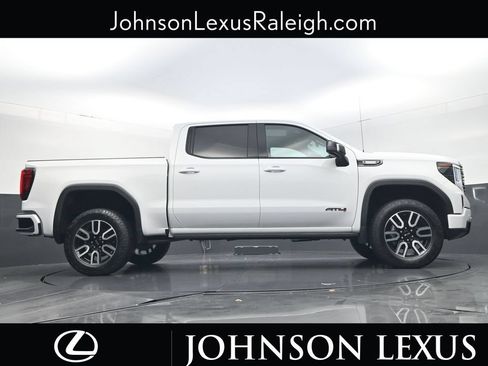 Used 2023 GMC Sierra 1500 AT4 w/ AT4 Premium Package AWD/4WD image 23