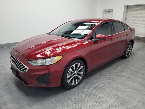Used 2019 Ford Fusion SE AWD/4WD image 2