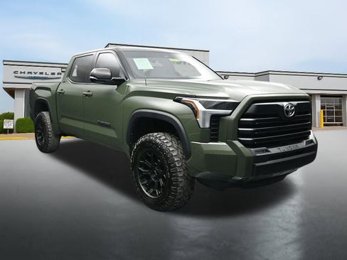 Used 2023 Toyota Tundra SR5 w/ SR5 Premium Package AWD/4WD image 7