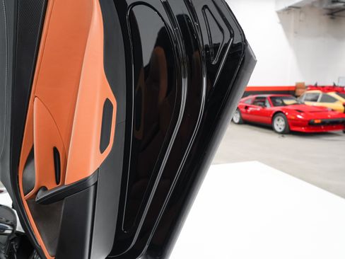 Used 2020 McLaren 720S Spider RWD image 11