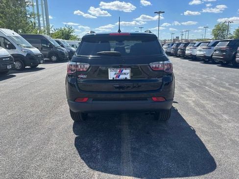 Used 2019 Jeep Compass Latitude AWD/4WD image 10