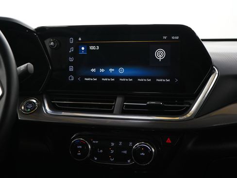 Used 2024 Chevrolet Trax ACTIV FWD image 15