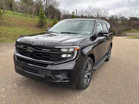 New 2026 Ford Expedition Platinum image 8