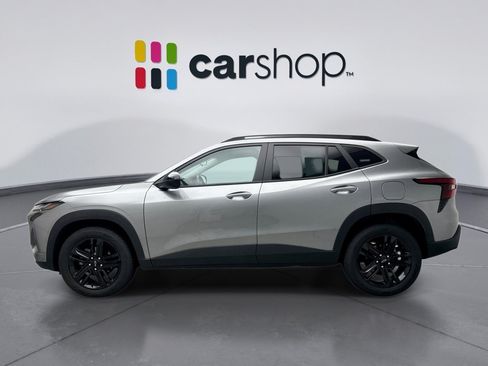 Used 2024 Chevrolet Trax ACTIV w/ Sunroof Package FWD image 2
