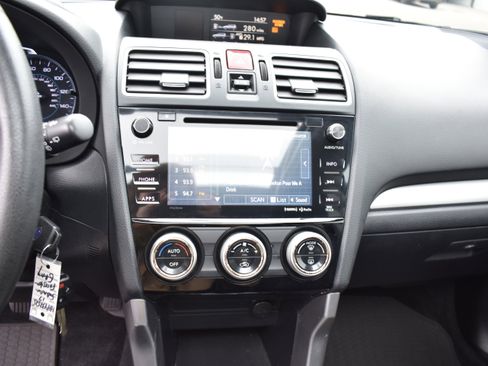 Used 2017 Subaru Forester 2.5i Premium image 20