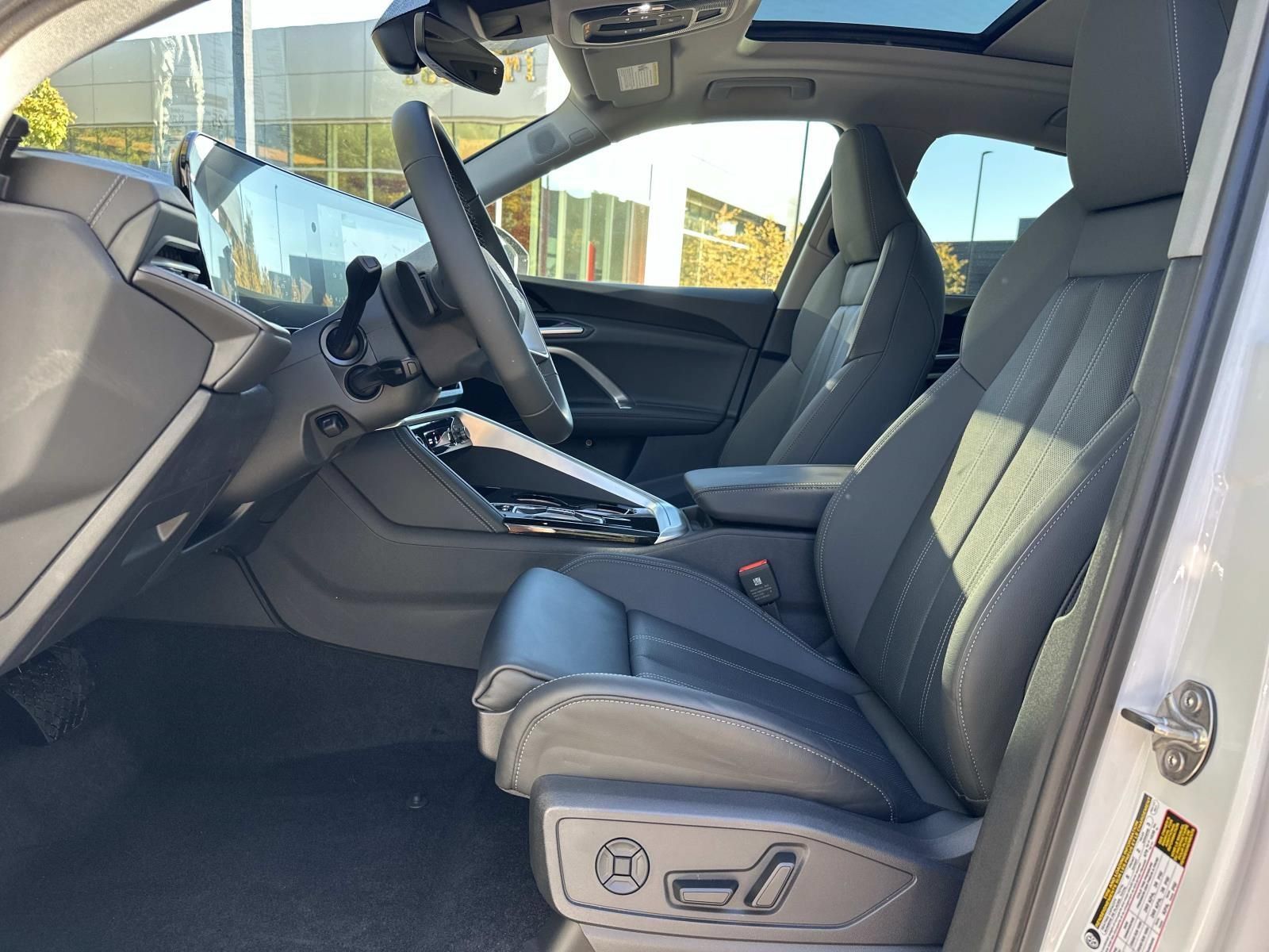 New 2025 Audi Q5 Premium Plus AWD/4WD image 24