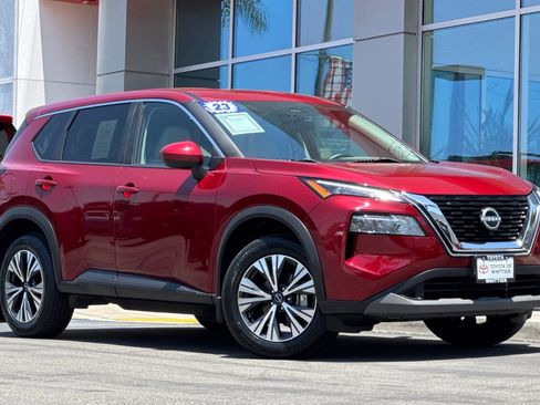 Used 2023 Nissan Rogue SV FWD image 2