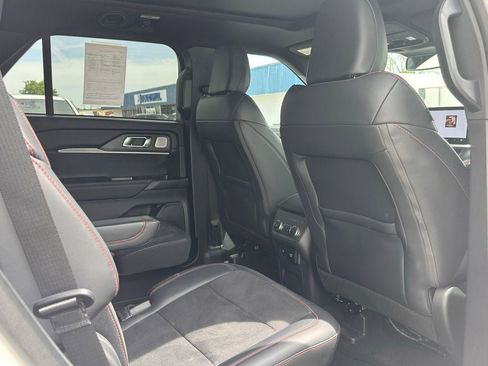 Used 2025 Ford Explorer ST w/ Sun And Sound Package AWD/4WD image 18