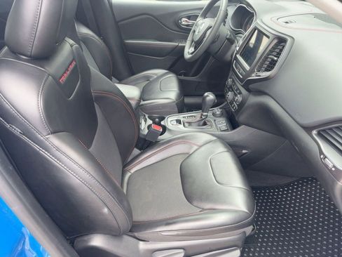 Used 2022 Jeep Cherokee Trailhawk w/ Trailer Tow Group image 29