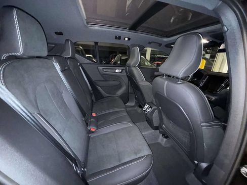 Used 2025 Volvo XC40 B5 Plus AWD/4WD image 6
