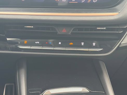 Certified 2025 Buick Envision Sport Touring AWD/4WD image 18
