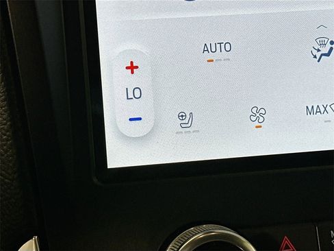 Used 2024 Ford Edge Titanium image 25