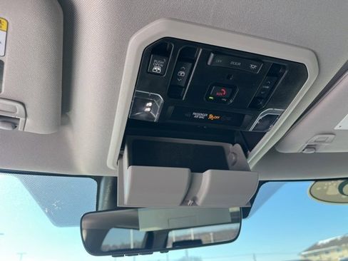 Used 2023 Toyota Tundra Limited image 33